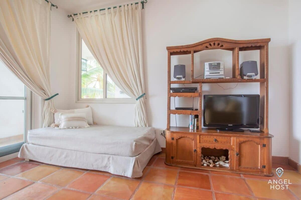 Private Oceanview Balcony & Infinity Pool Onsite Villa La Paz Buitenkant foto